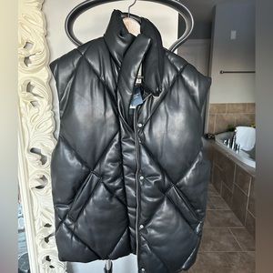 Abercrombie & Fitch Oversized Quilted Vegan Leather Vest